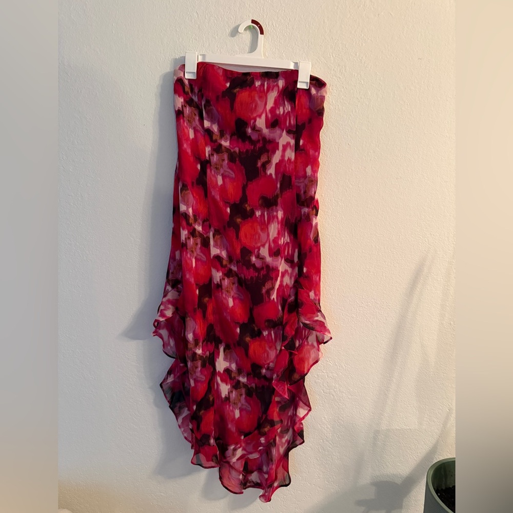 Forever 21 Strapless Red and Black Floral Dress